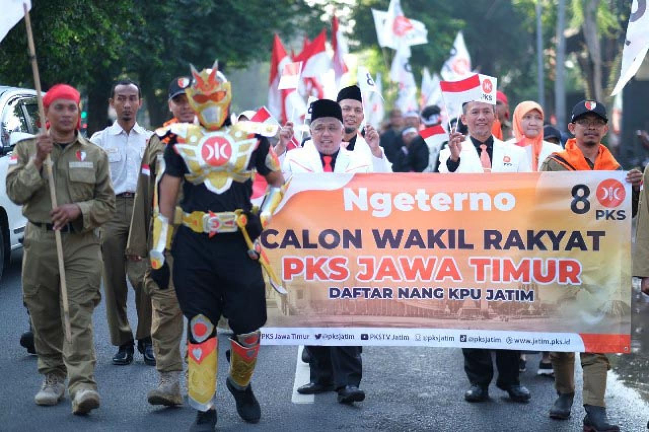 PKS Daftarkan 120 Bacaleg, Kang Irwan: Bismillah! Kami Optimis Raih 18 Kursi DPRD Jatim