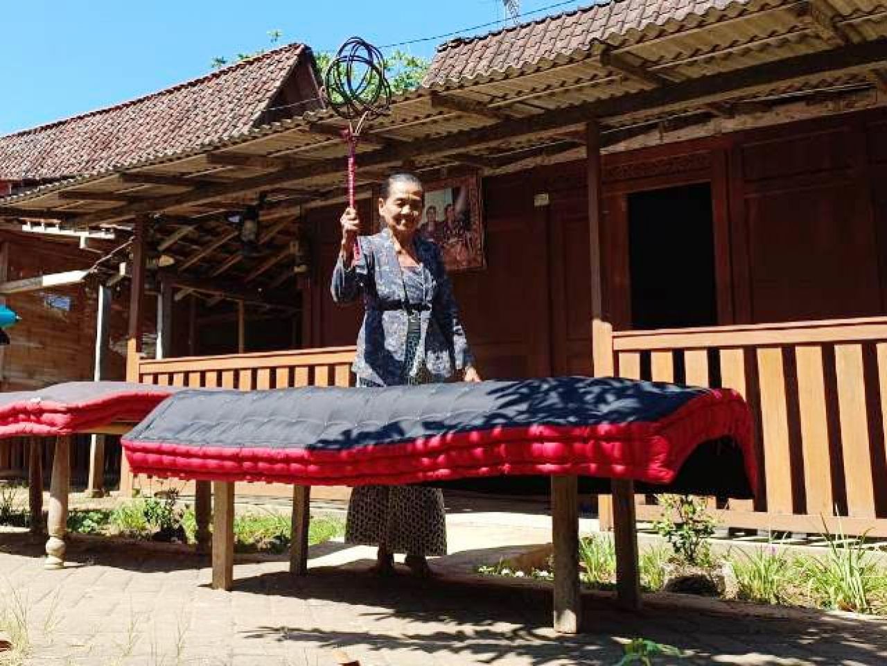 “Mepe Kasur”, Tradisi Unik Suku Osing Banyuwangi Sambut Idul Adha