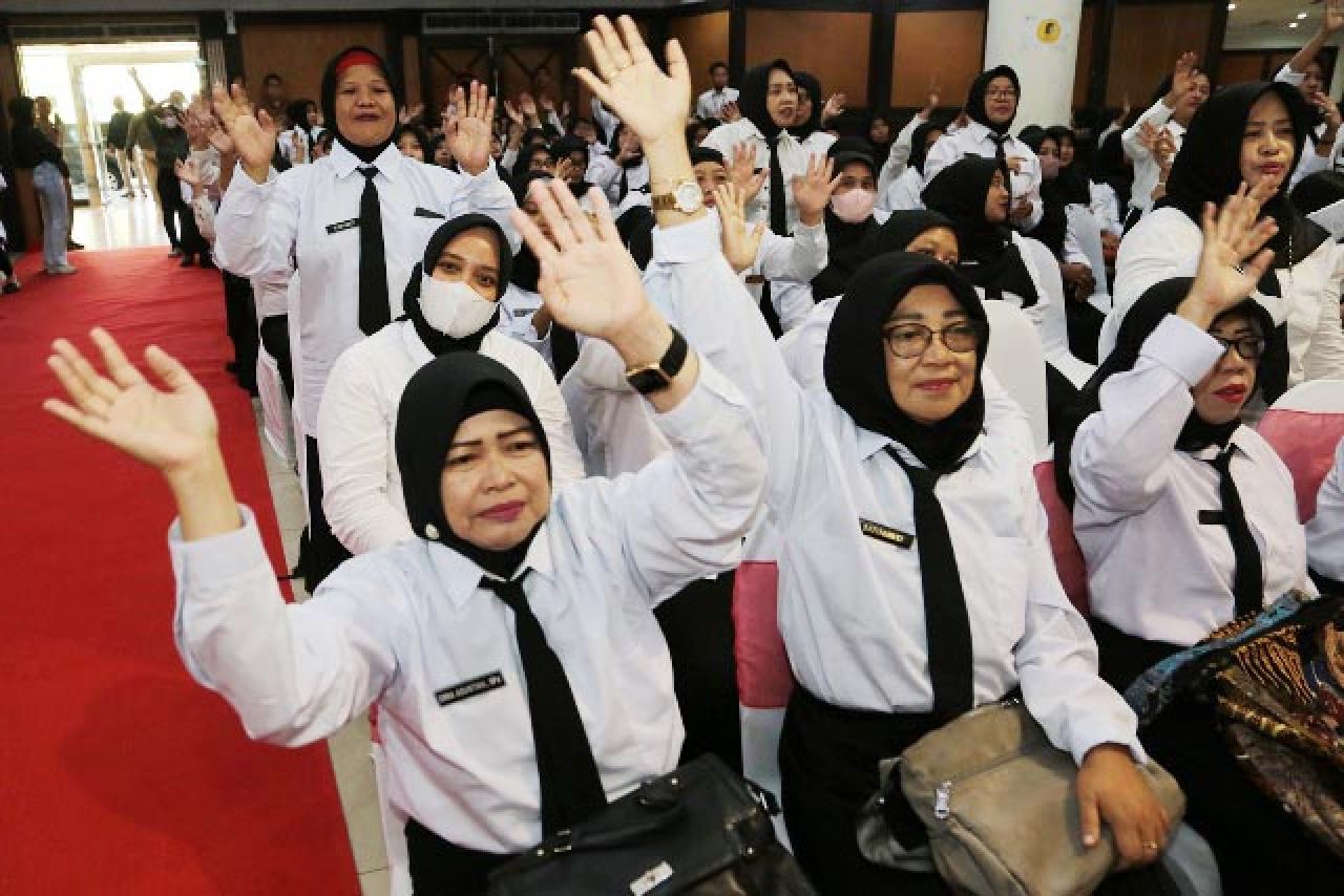 1.476 Guru di Surabaya Terima SK PPPK, Eri Cahyadi Sebut Gajinya Tak Sebesar Tenaga Kontrak, tapi..