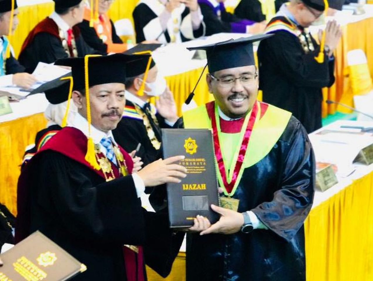 Diwisuda Jadi Doktor Politik Islam, Ketua Gerindra Jatim Anwar Sadad Dapat Pembelajaran dari Para Guru Besar!