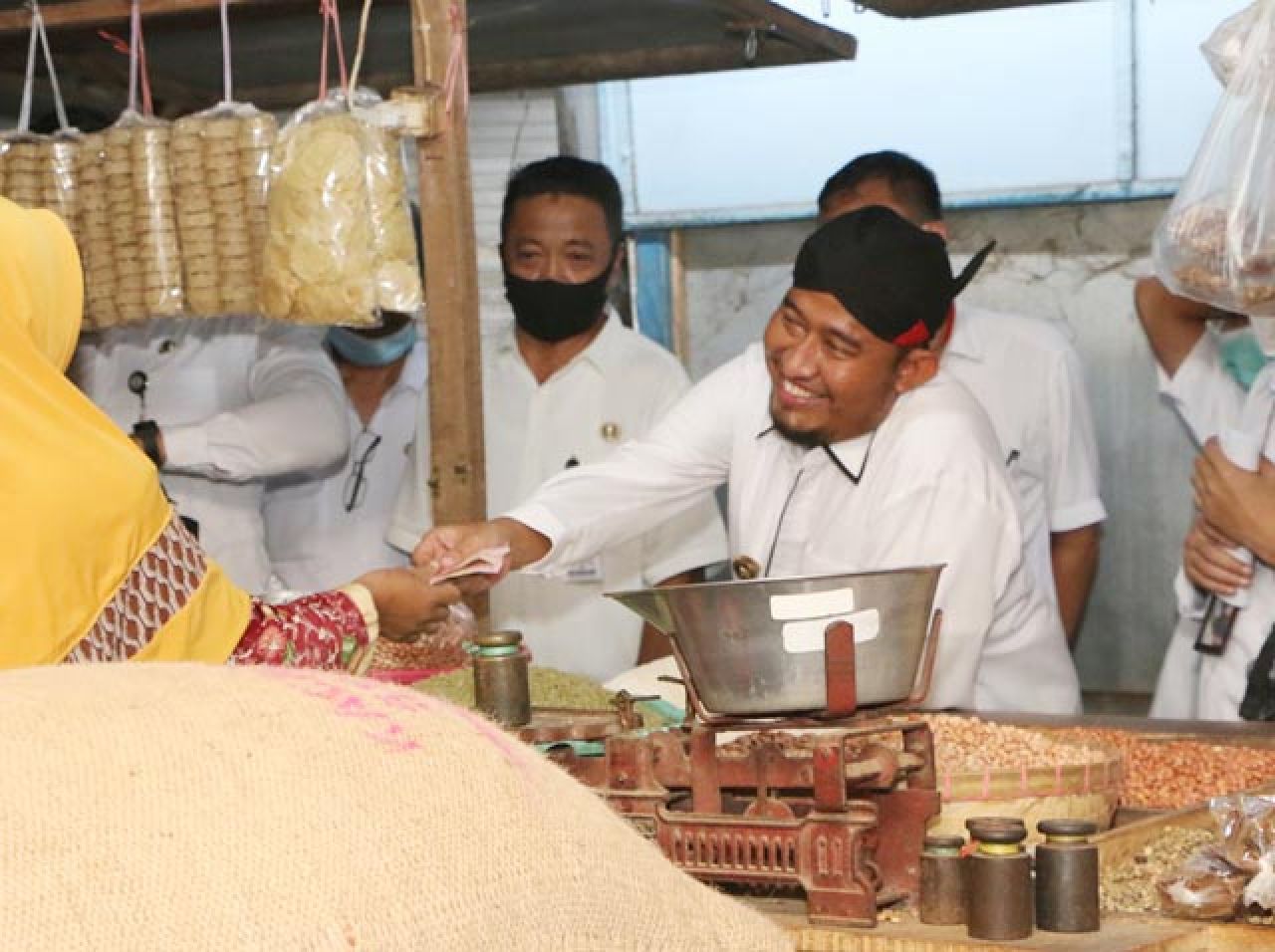 Angkat UMKM Sumenep, Bupati Fauzi Minta Pabrik Tembakau Pakai Tikar Lontar Produksi Lokal