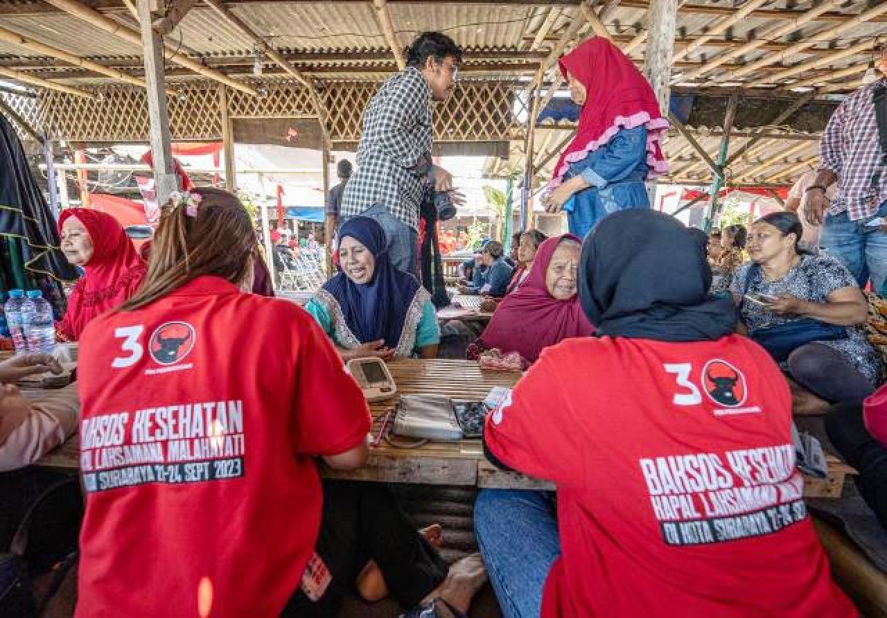 Kapal RS Terapung Laksamana Malahayati Milik PDIP Layani Pengobatan Gratis, Warga Surabaya Sambut Luar Biasa!