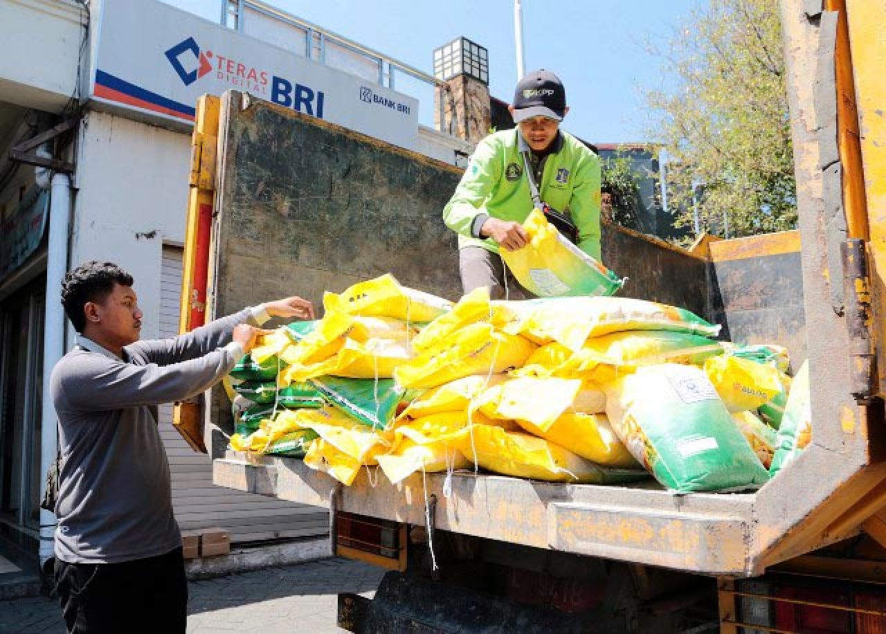 Hadapi Musim Kering, Warga Surabaya Jangan Khawatir! Eri Cahyadi Jamin Ketersediaan Pangan Aman