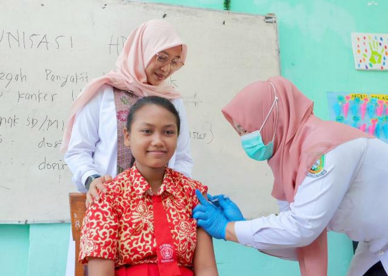 Cegah Kanker Serviks, Vaksinasi HPV pada Siswi Putri di Banyuwangi Capai 83 Persen