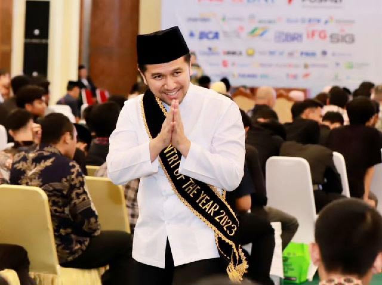 Dipilih Lewat Voting! Emil Dardak Raih Penghargaan Santri of The Year 2023