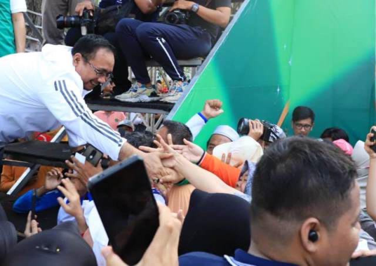 Pesan Menohok Gus Yaqut untuk Santri: Jangan Pilih Capres-Cawapres yang Cengengesan!