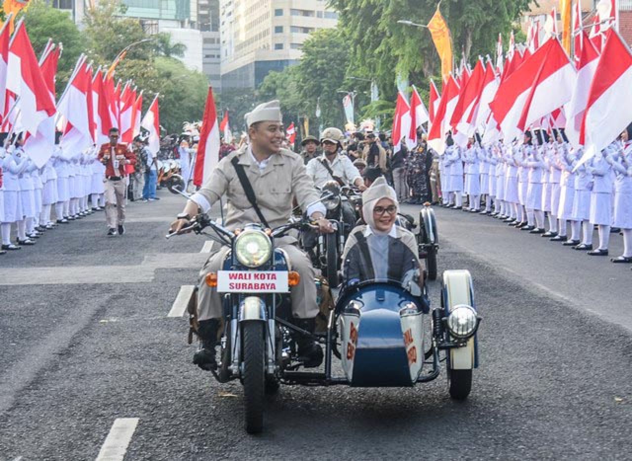 Parade Surabaya Juang, Eri Cahyadi: Perjuangan Belum Berhenti Selama Masih Ada Kemiskinan!