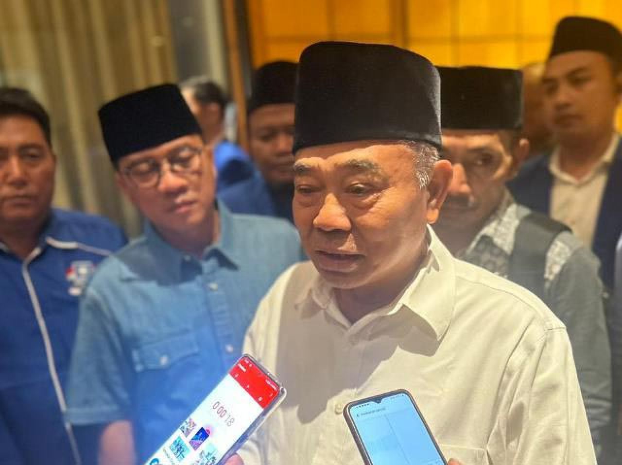 Kiai Asep: Asal Tak Jadi Menteri, Emil Dardak Tetap Dampingi Khofifah di Pilgub Jatim 2024