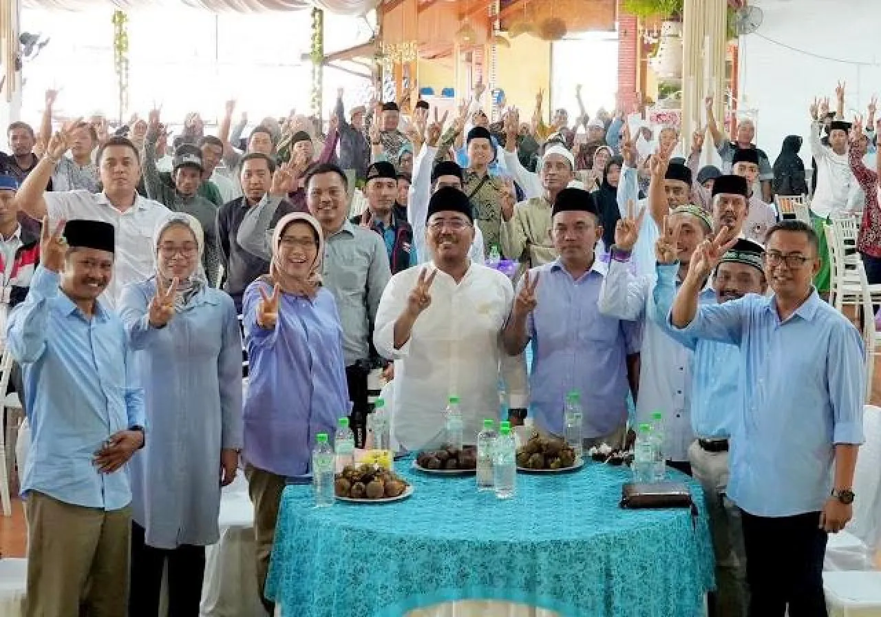 Prabowo Dinobatkan sebagai Sahabat Santri, Anwar Sadad Didaulat Jadi Bapak Madin Jatim!