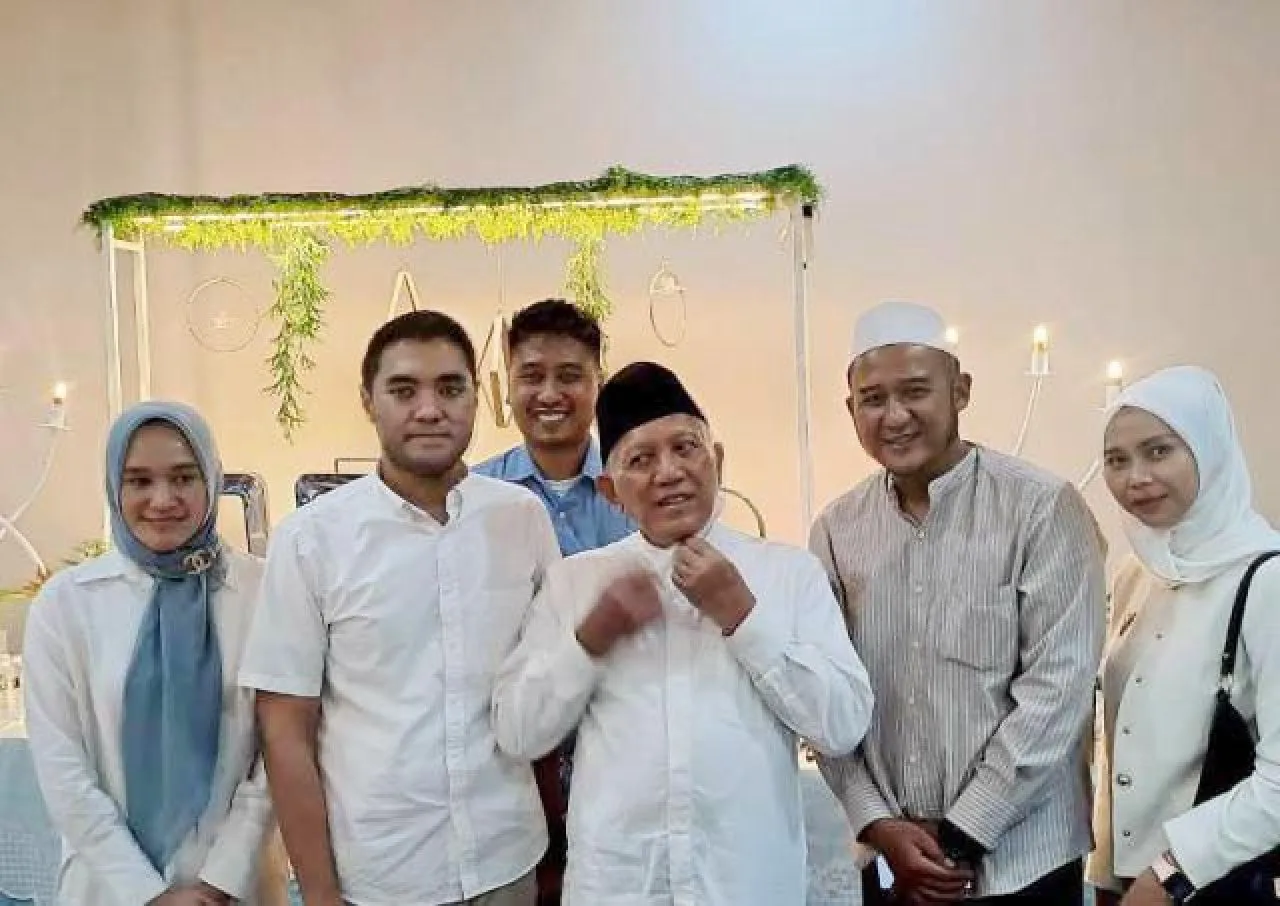 Gus Kikin Disorot karena Hadiri Doa untuk Prabowo-Gibran, Cucu Pendiri NU: Dulu Kiai Marzuki Diberhentikan!