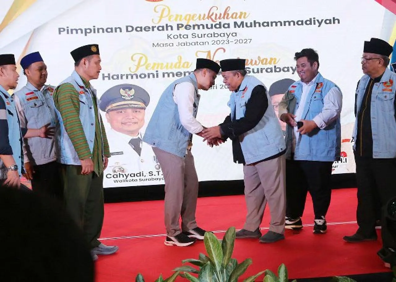 Tepis Rompi Biru Identik Prabowo-Gibran, Eri Cahyadi Tegak Lurus dengan PDIP Menangkan Ganjar-Mahfud!
