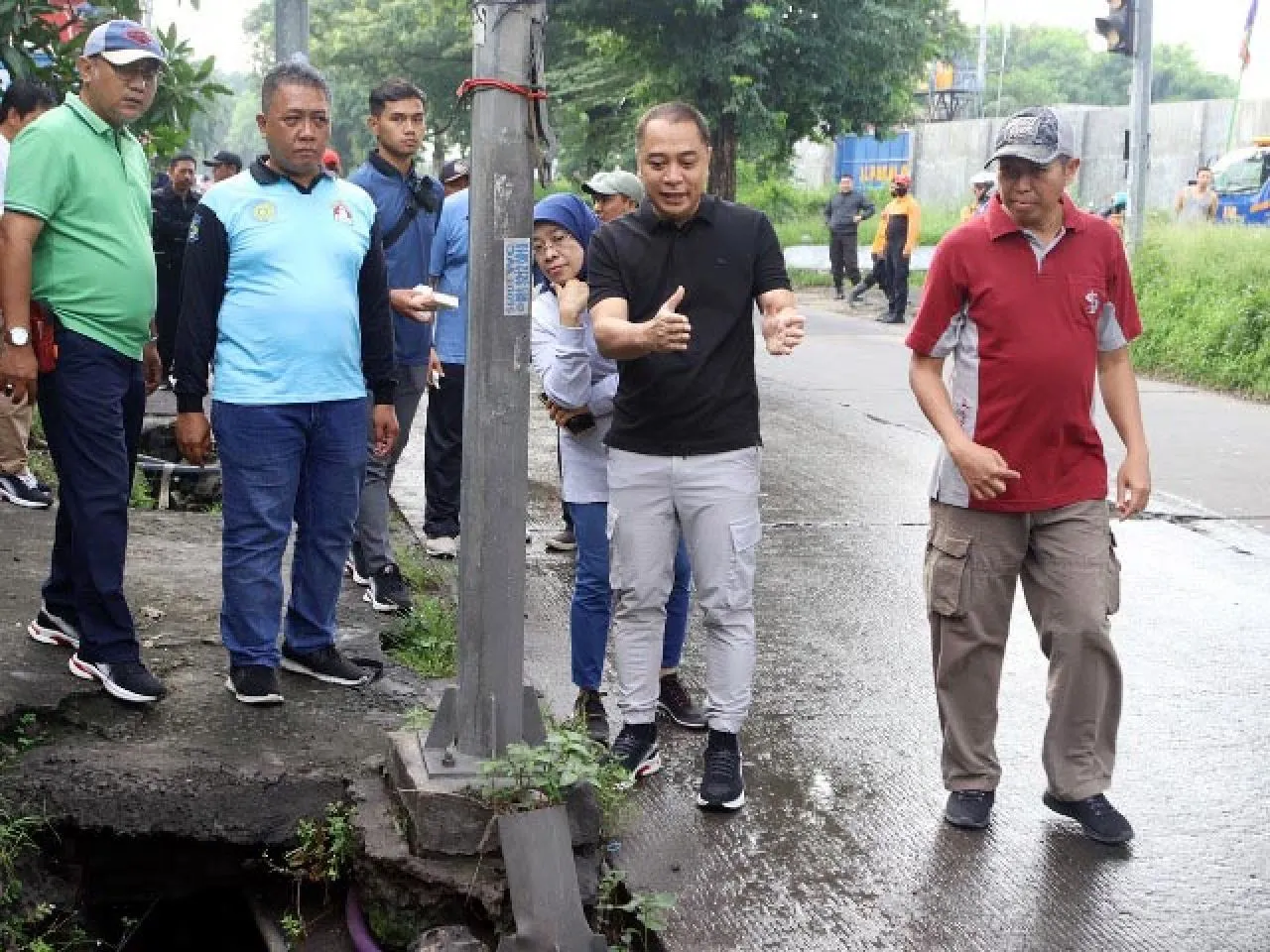Cegah Banjir Kiriman dari Gresik, Pemkot Surabaya Bangun Tanggul Sepanjang 2,5 Kilometer