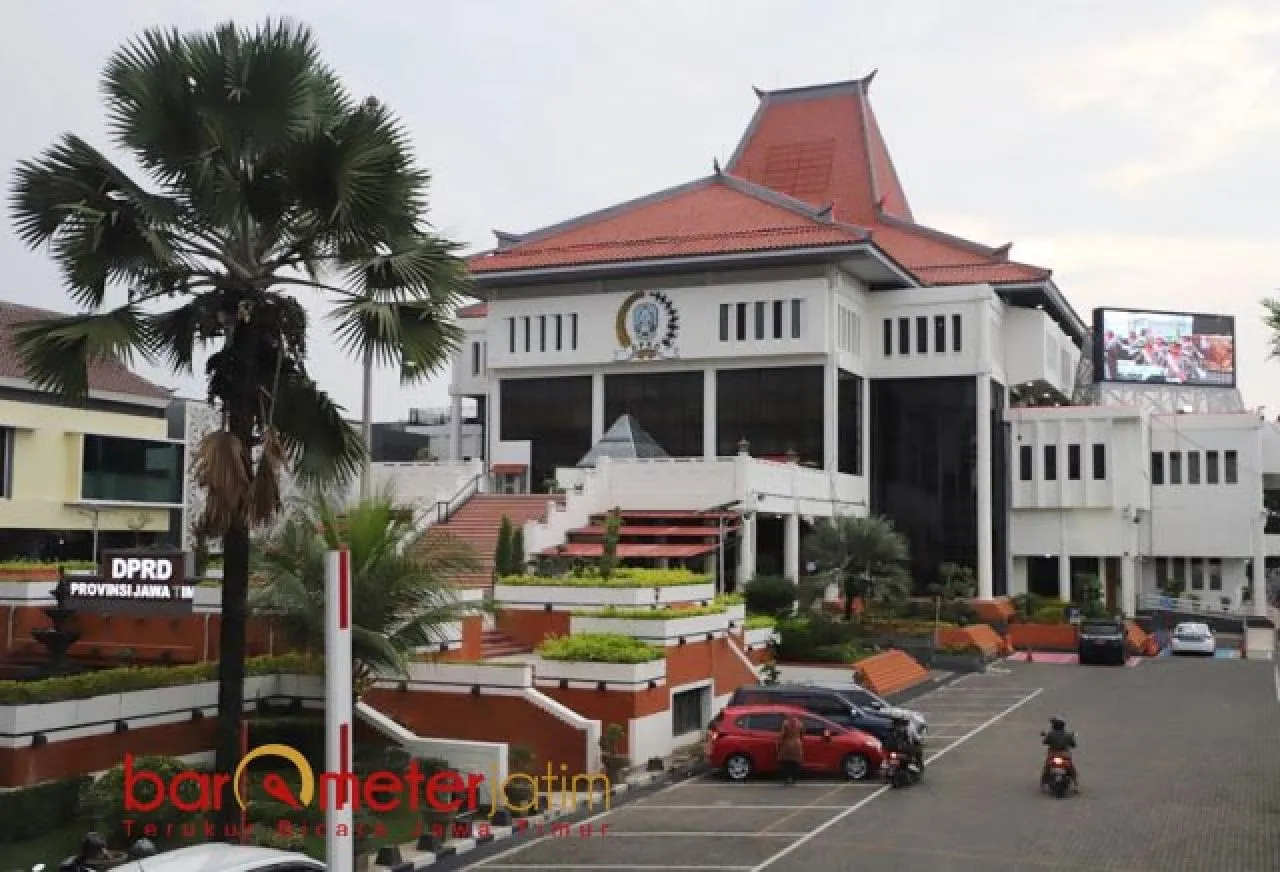 59 Muka Lama Kembali ke DPRD Jatim, 61 Kursi Direbut Wajah Baru!