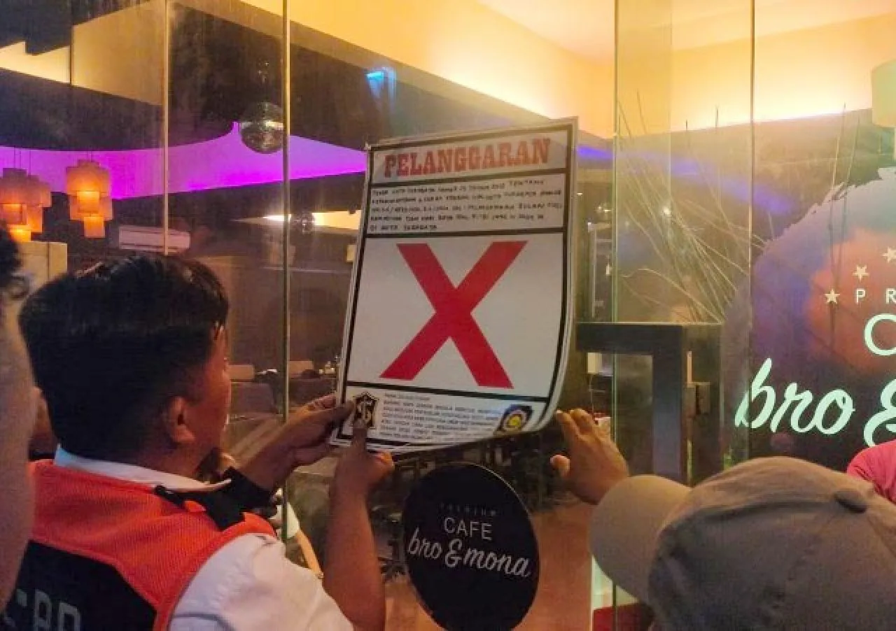 Nekat Buka dan Jual Mihol saat Ramadhan, 2 Kelab Malam di Surabaya Digulung Satpol PP!