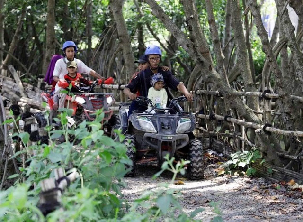 Romokalisari Adventure Land Surabaya Jadi Jujukan Wisatawan, Pedagang Raup Rp 5 Juta Sehari!