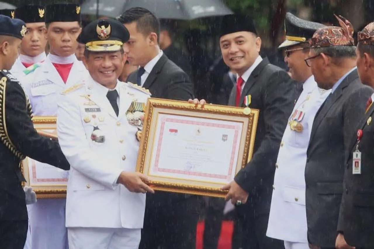 Eri Cahyadi Sabet 2 Penghargaan di Hari Otoda, Mendagri: Betul-betul Penilaian Objektif!