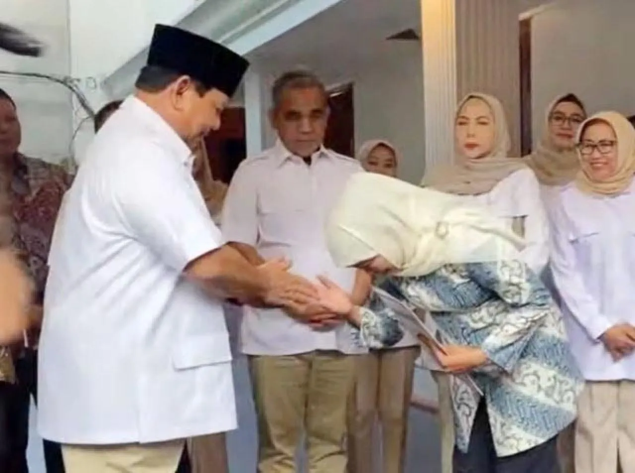 Kharisma Febriansyah Hanya 'Berisik' di Baliho, Rekom Paket Gerindra Tetap ke Khofifah-Emil!