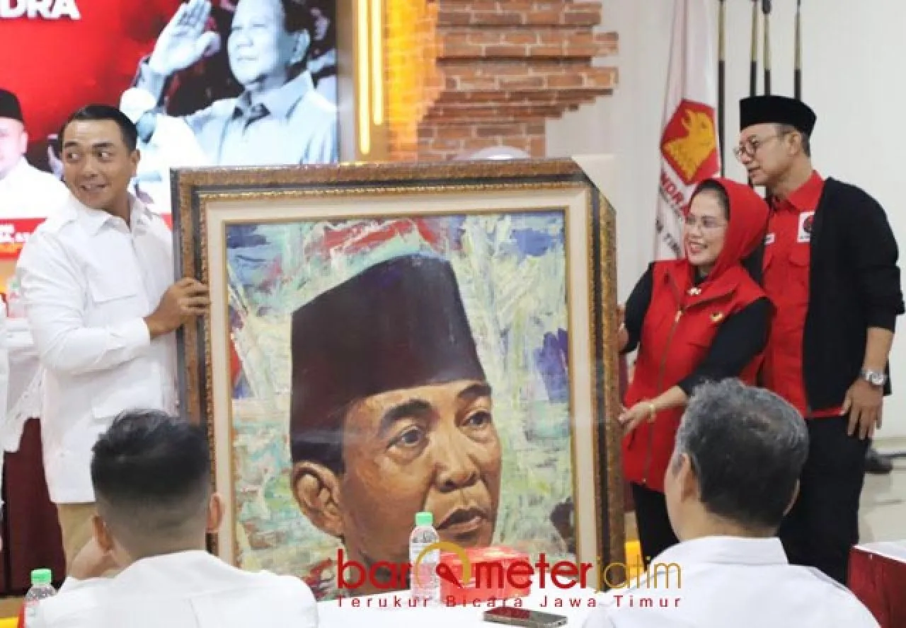 PDIP Jatim Hadiahi Gerindra Lukisan Bung Karno, Imbas Sentilan Tajam Prabowo?