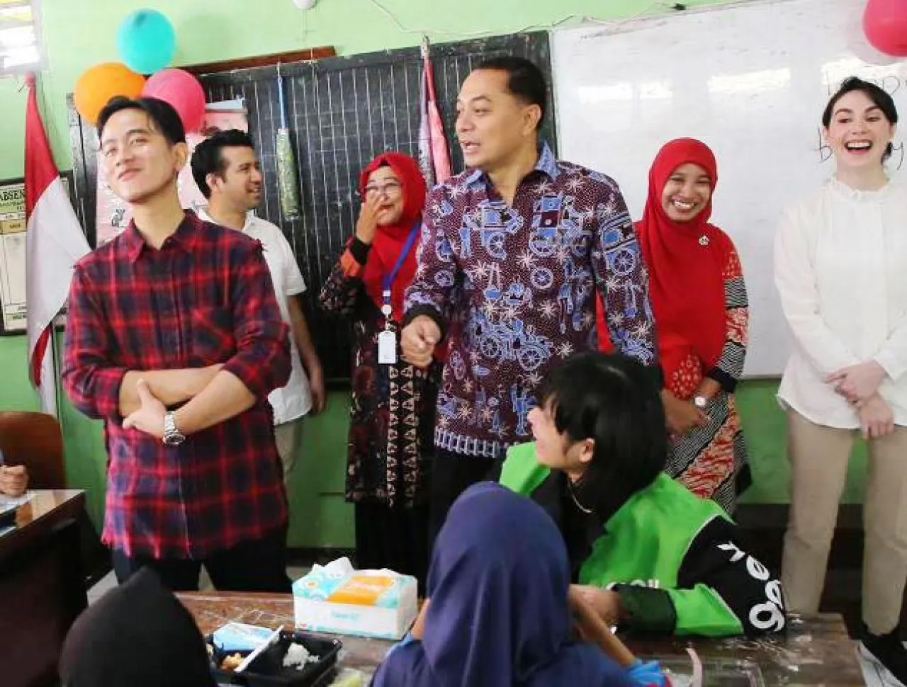 Gibran Hadiri Simulasi Makan Bergizi Gratis di Surabaya, Pengamat Cium Ada Aroma Politik!