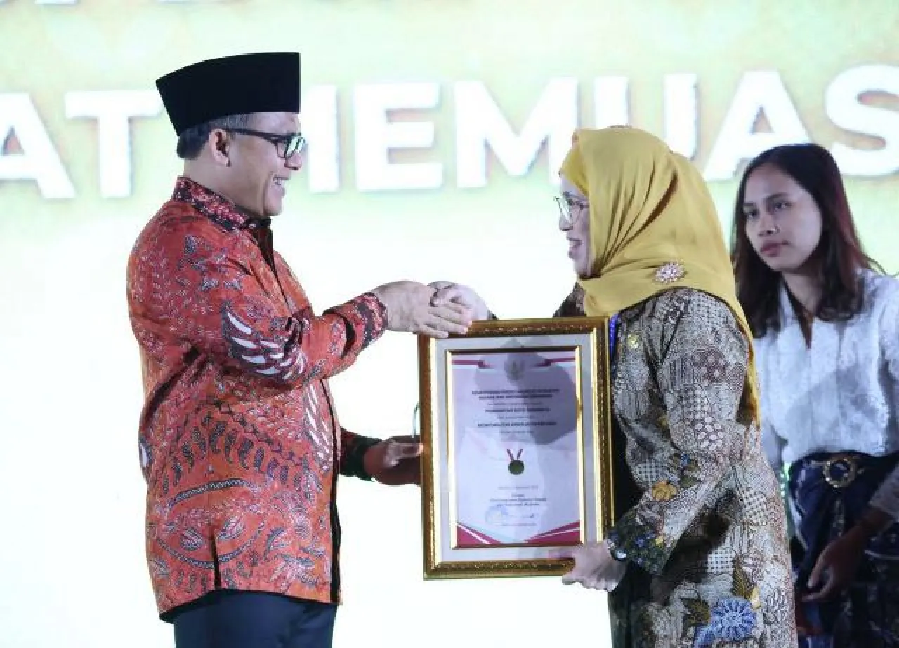 Gunakan Teknologi AI, Surabaya Kota Pertama di Indonesia Raih SAKIP AA