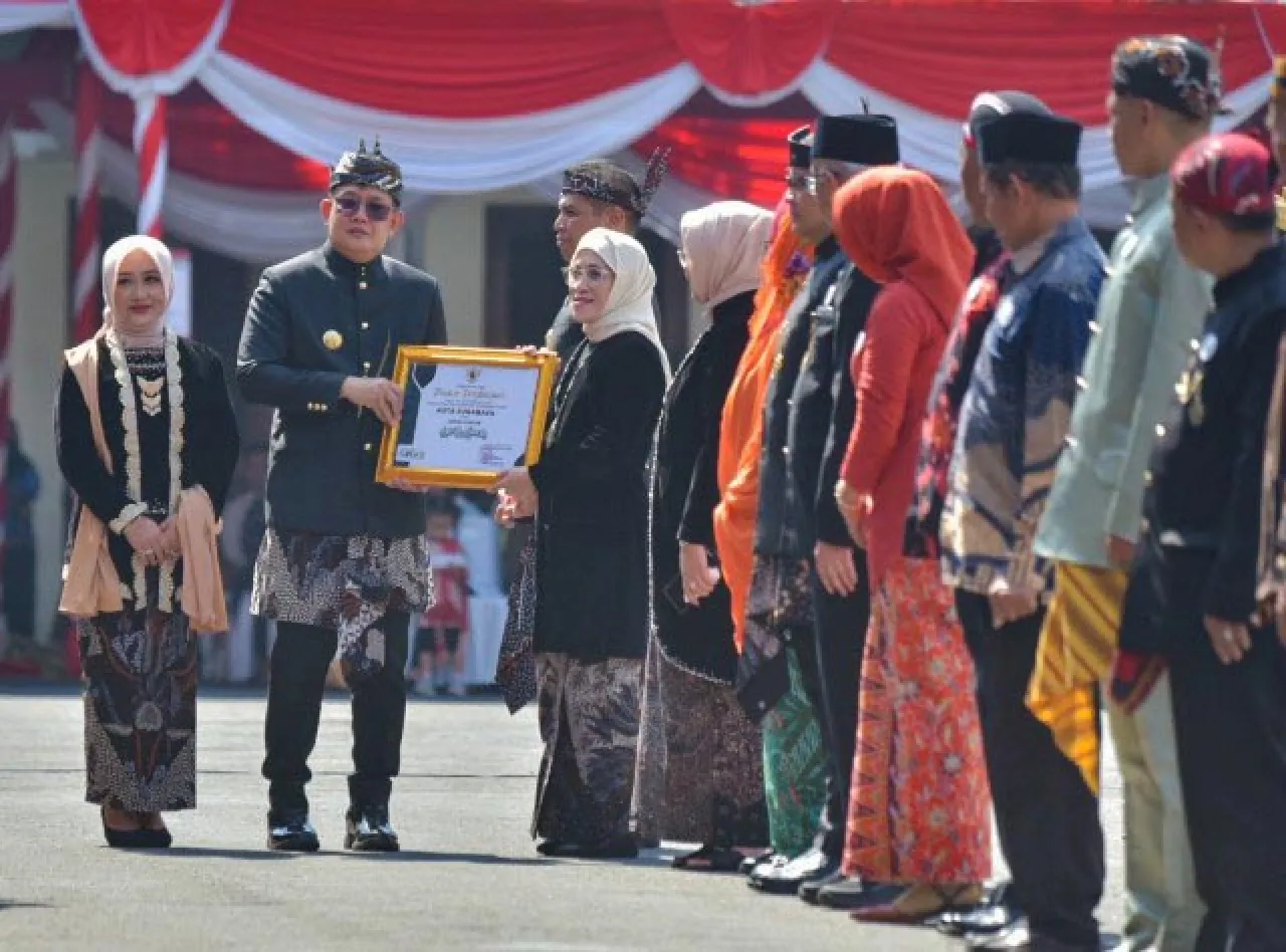 Pemkot Surabaya Tak Henti Ukir Prestasi, Kali Ini Juara Umum Syariah Award 2024