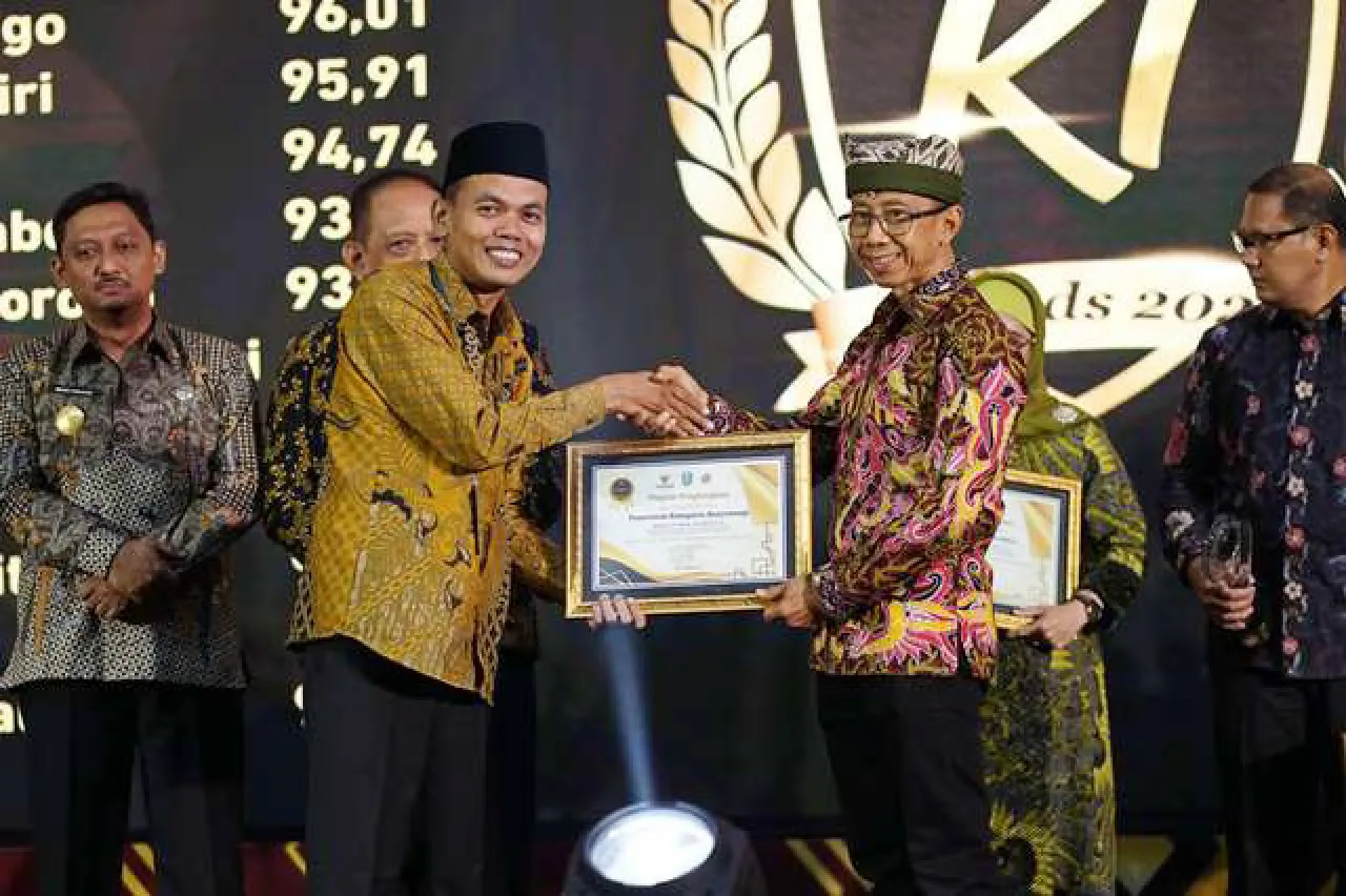 Komitmen Terhadap KIP, Banyuwangi Diganjar Penghargaan Badan Publik Informatif