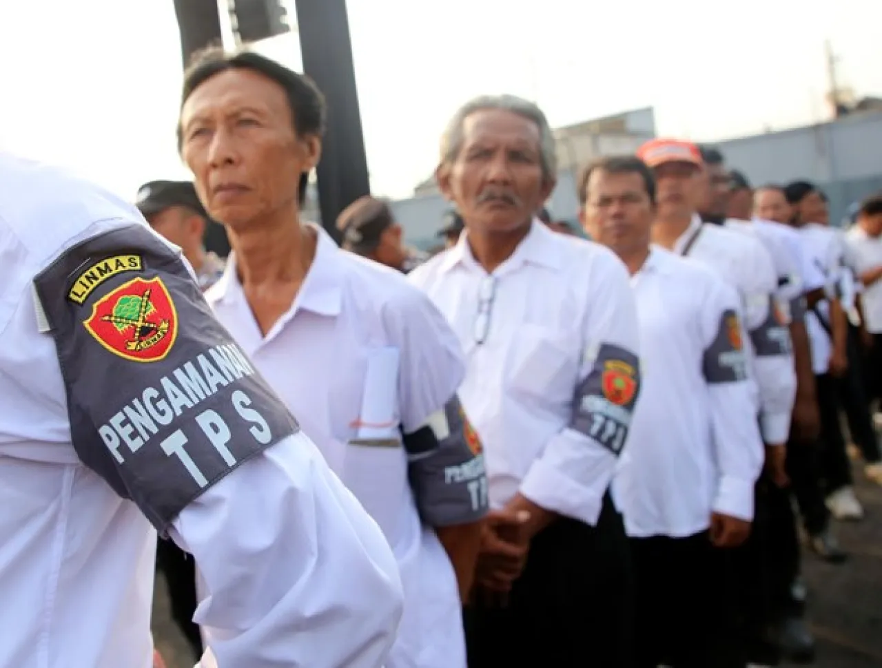 Coblosan Pilkada, 7.928 Satlinmas di Surabaya Dikerahkan Amankan 3.964 TPS!