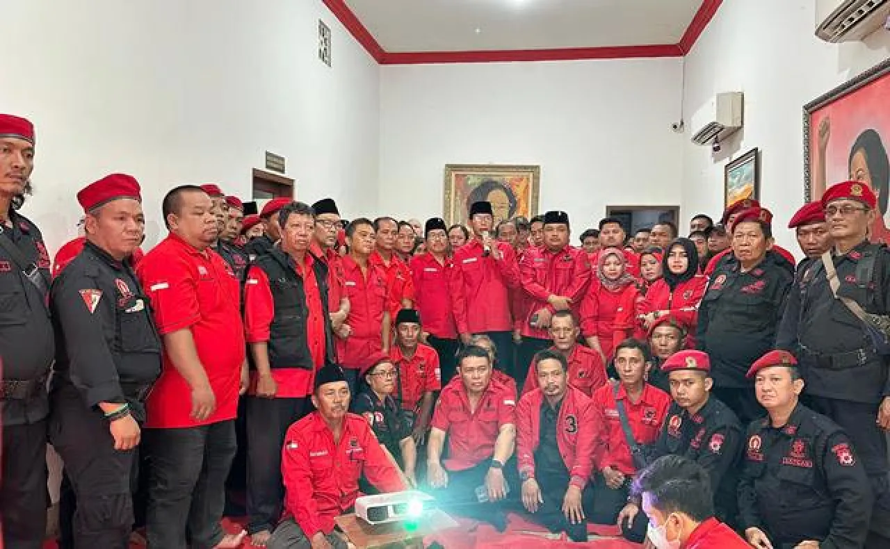 Setia pada Megawati, PDIP Surabaya Dukung Pemecatan Jokowi!