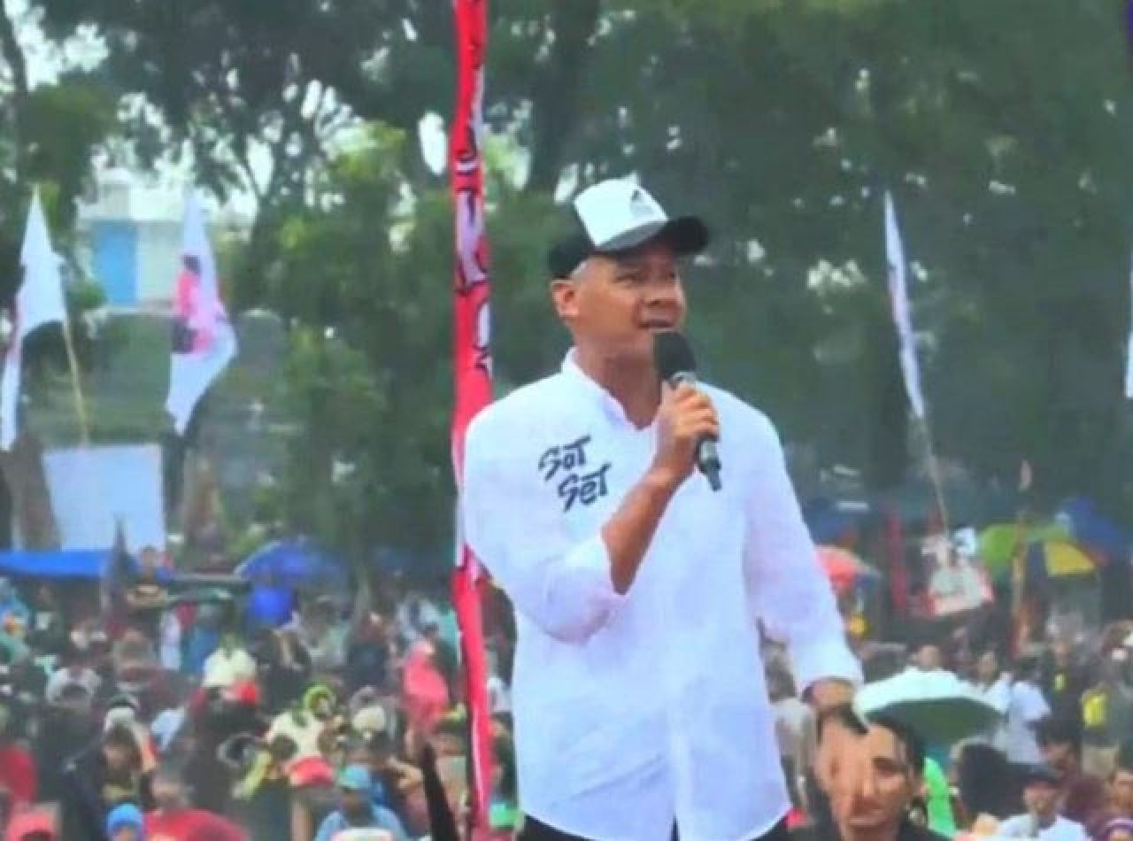 Kampanye di Malang, Ganjar Berapi-api di Tengah Hujan: Tak Ada Satu pun Kekuatan yang Bisa Usir Kita!