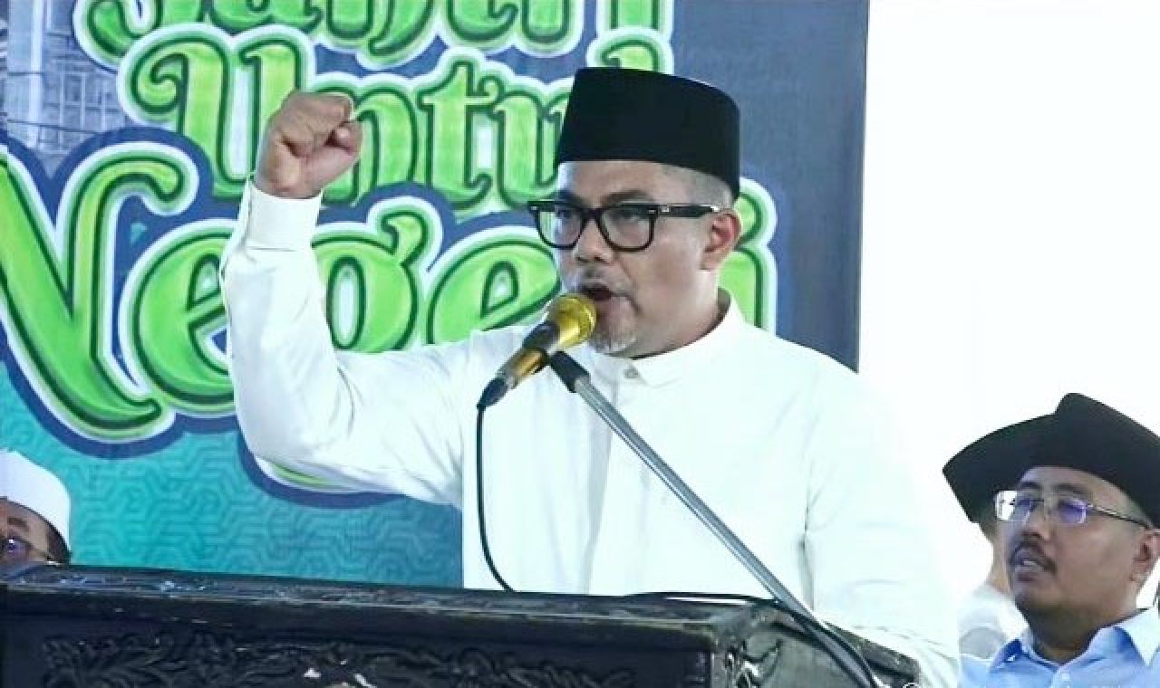 Prabowo Jadi Sahabat Santri, Gus Haris Berapi-api Ajak Kaum Sarungan Menangkan Satu Putaran!