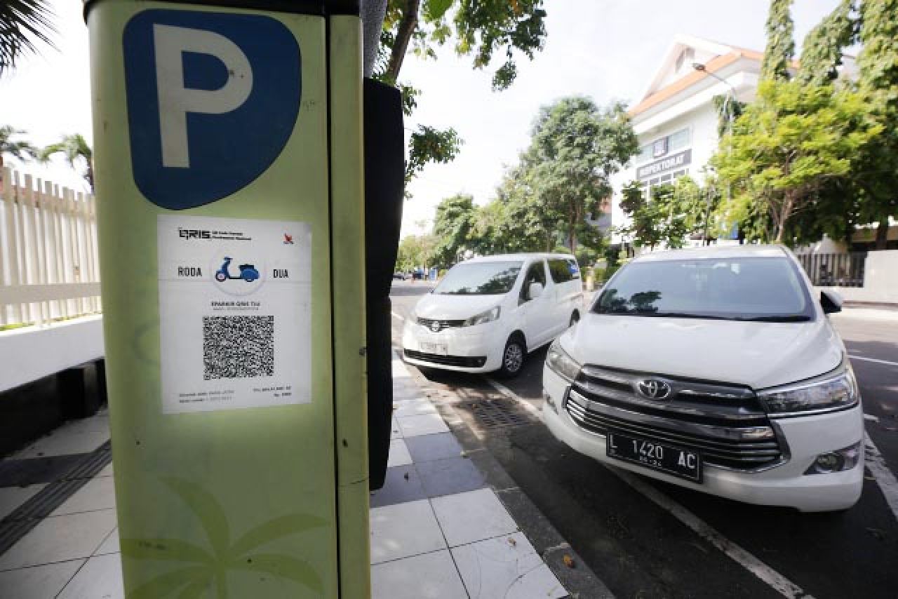 5 Ruas Jalan di Surabaya Jadi Pilot Project Pembayaran Parkir Pakai QRIS, Mana Saja?