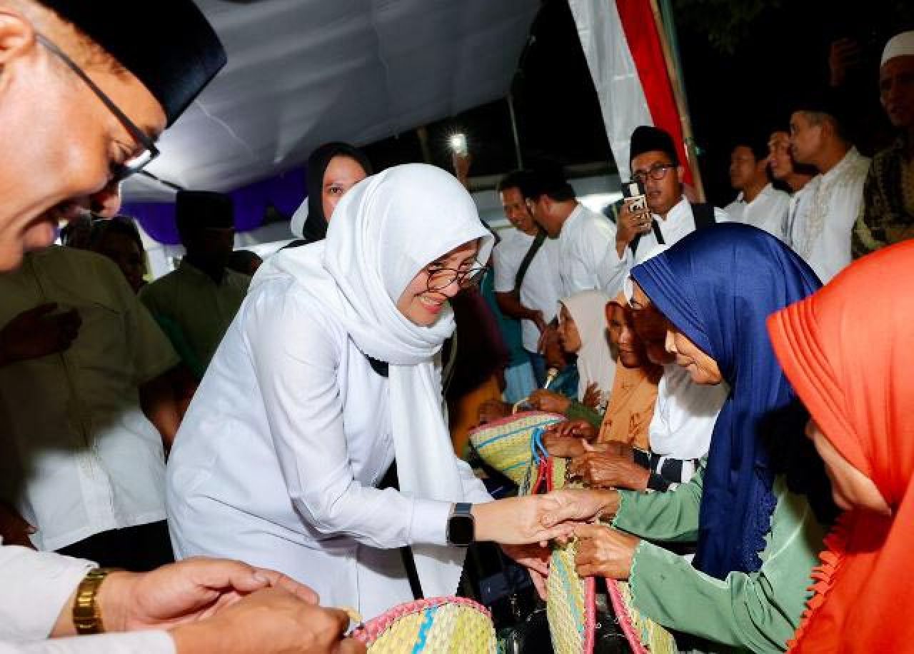 Gelar Safari Ramadhan, Momen Bupati Ipuk Bertemu Masyarakat dan Belanja Persoalan