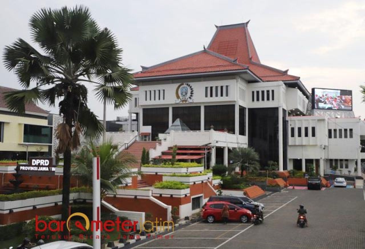 59 Muka Lama Kembali ke DPRD Jatim, 61 Kursi Direbut Wajah Baru!