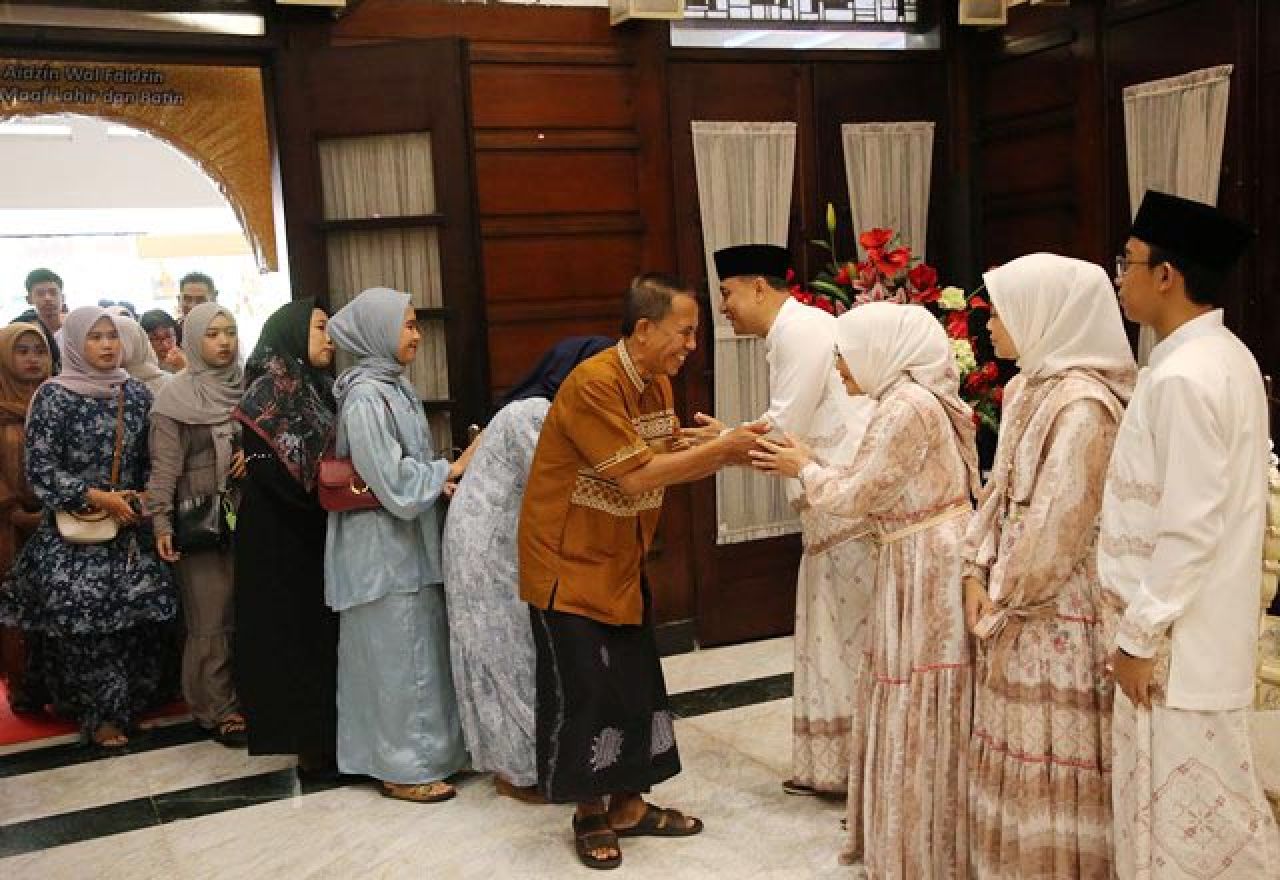 Gelar Open House di Rumah Dinas, Eri Cahyadi: Ini Rumahnya Masyarakat Surabaya!