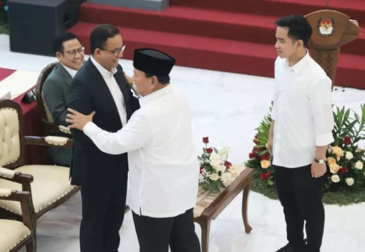 Sah Presiden Terpilih, Prabowo Masih Sindir Anies-Muhaimin: Saya Tahu Senyuman Anda Berat Sekali!