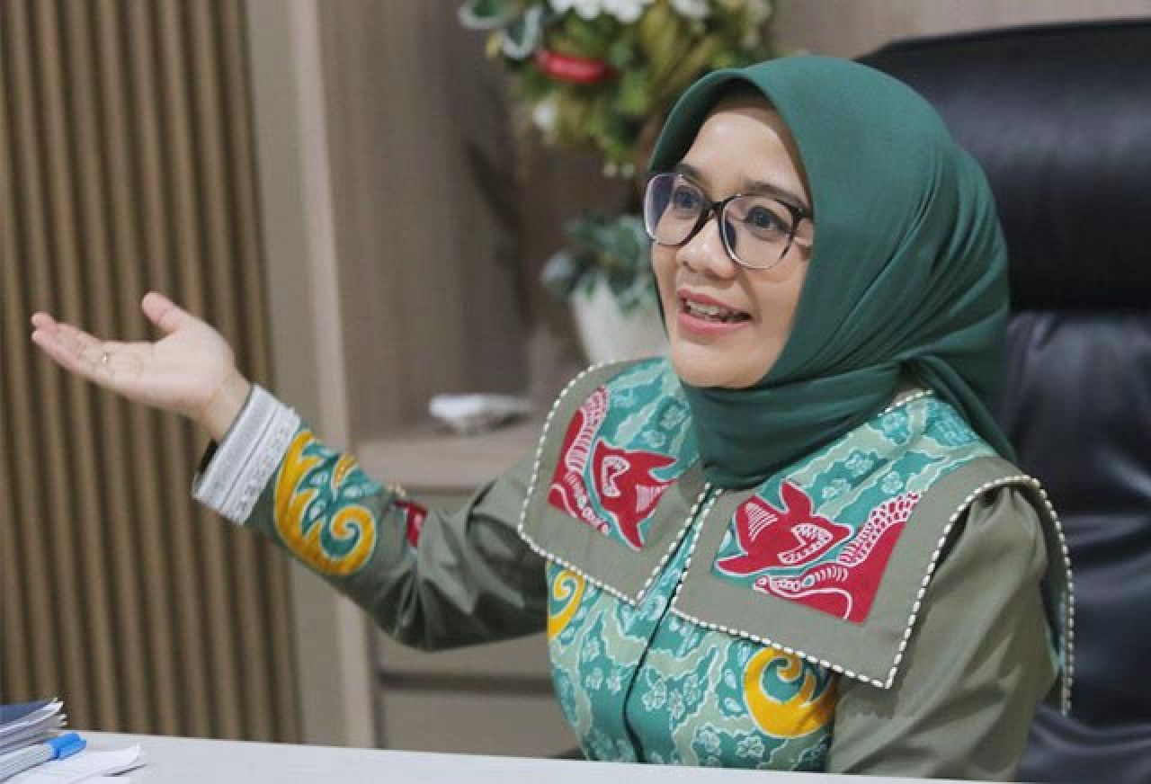 Rini Indriyani, Sosok Kartini Hebat di Balik Kesuksesan Eri Cahyadi