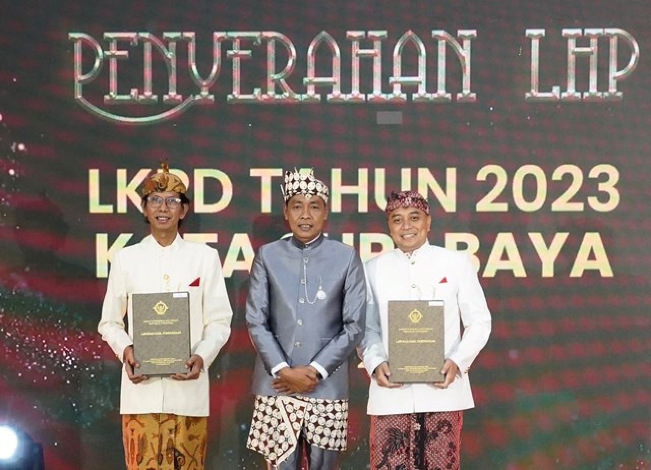 Surabaya Raih WTP 12 Kali Beruntun, Eri Cahyadi: Wujud Transparansi Pelayanan!