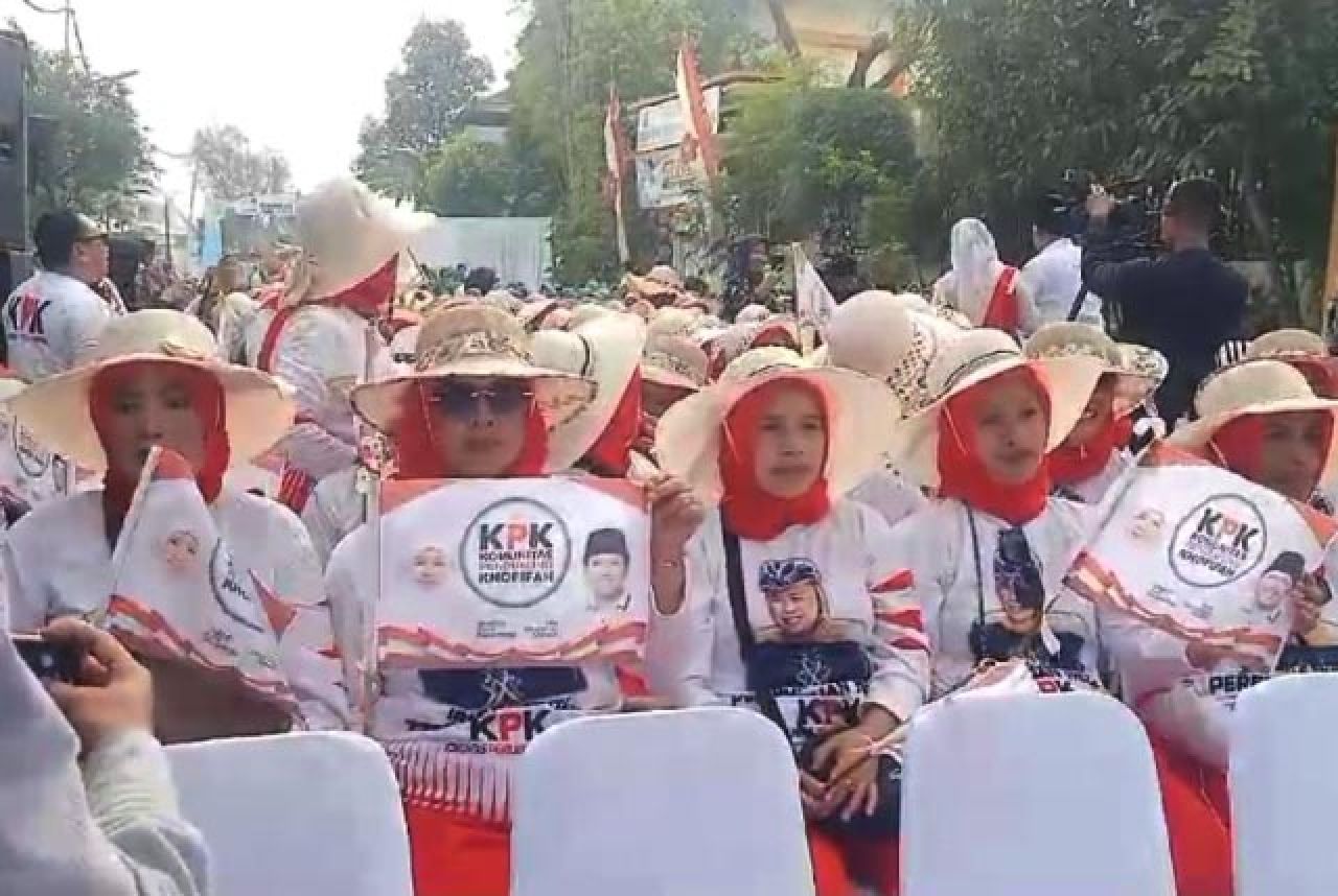 Daftar Cagub-Cawagub ke KPU Jatim, Khofifah-Emil Diiringi KPK!