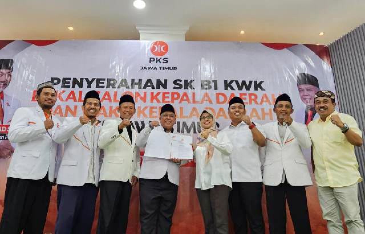 Serahkan 7 SK B1 KWK, PKS Jatim Minta Jagoannya di Pilkada Menang Bermartabat!