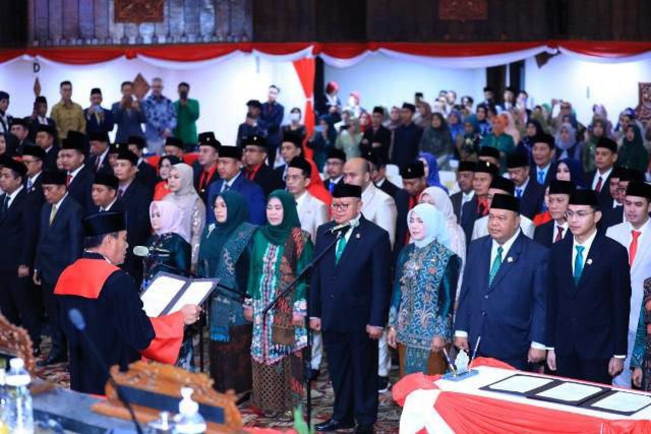 Di Tengah Suasana Babak Baru Korupsi Hibah, 120 Anggota DPRD Jatim 2024-2029 Dilantik!