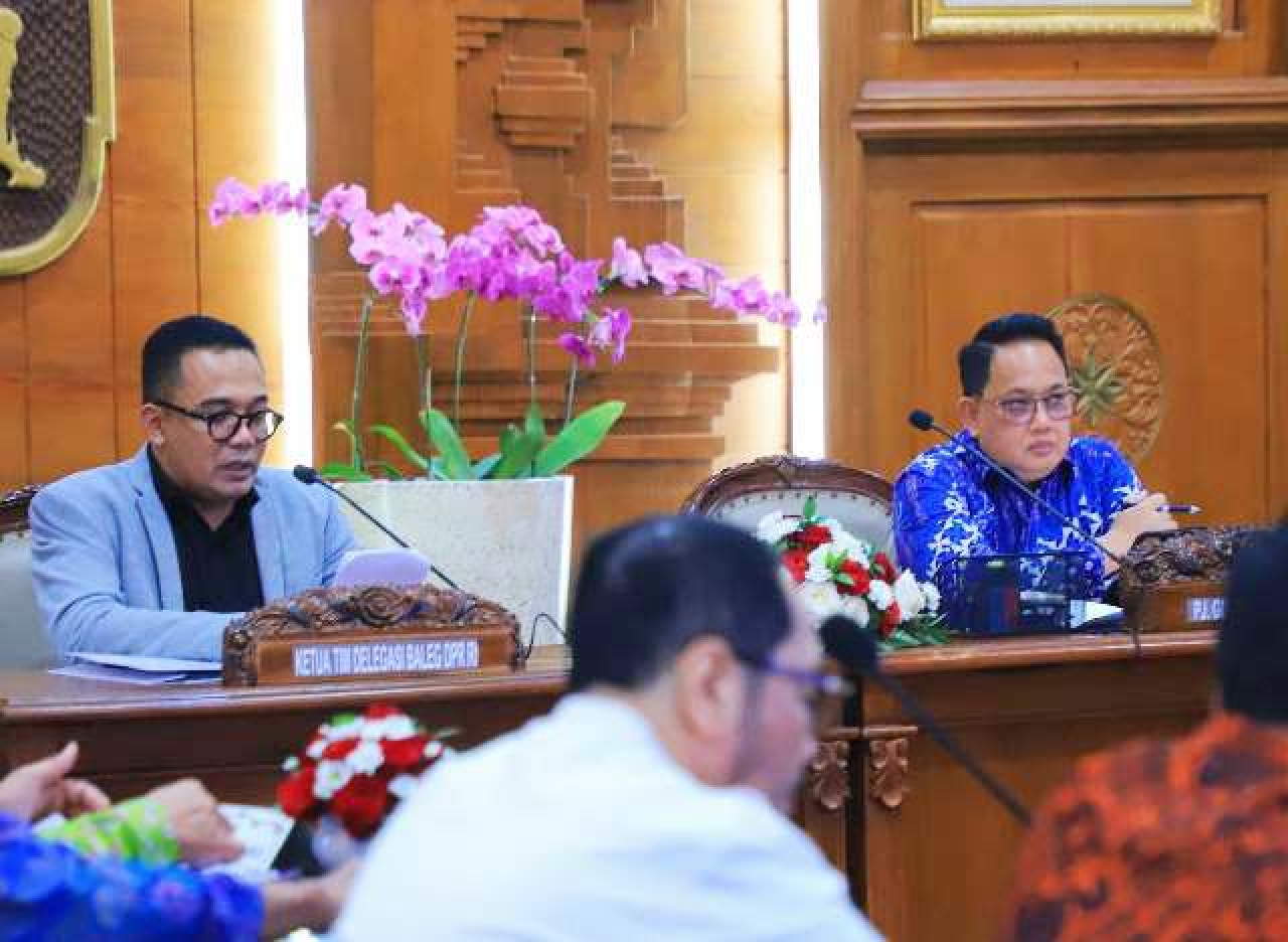 Terima Baleg DPR RI, Adhy Karyono Curhat soal DBHCHT hingga PAD Potensi Hilang 4,1 T!
