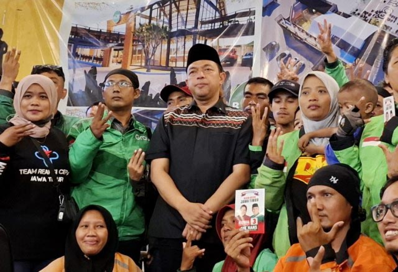 Salam Satu Aspal! Komunitas Ojol Siap Menangkan Risma-Gus Hans