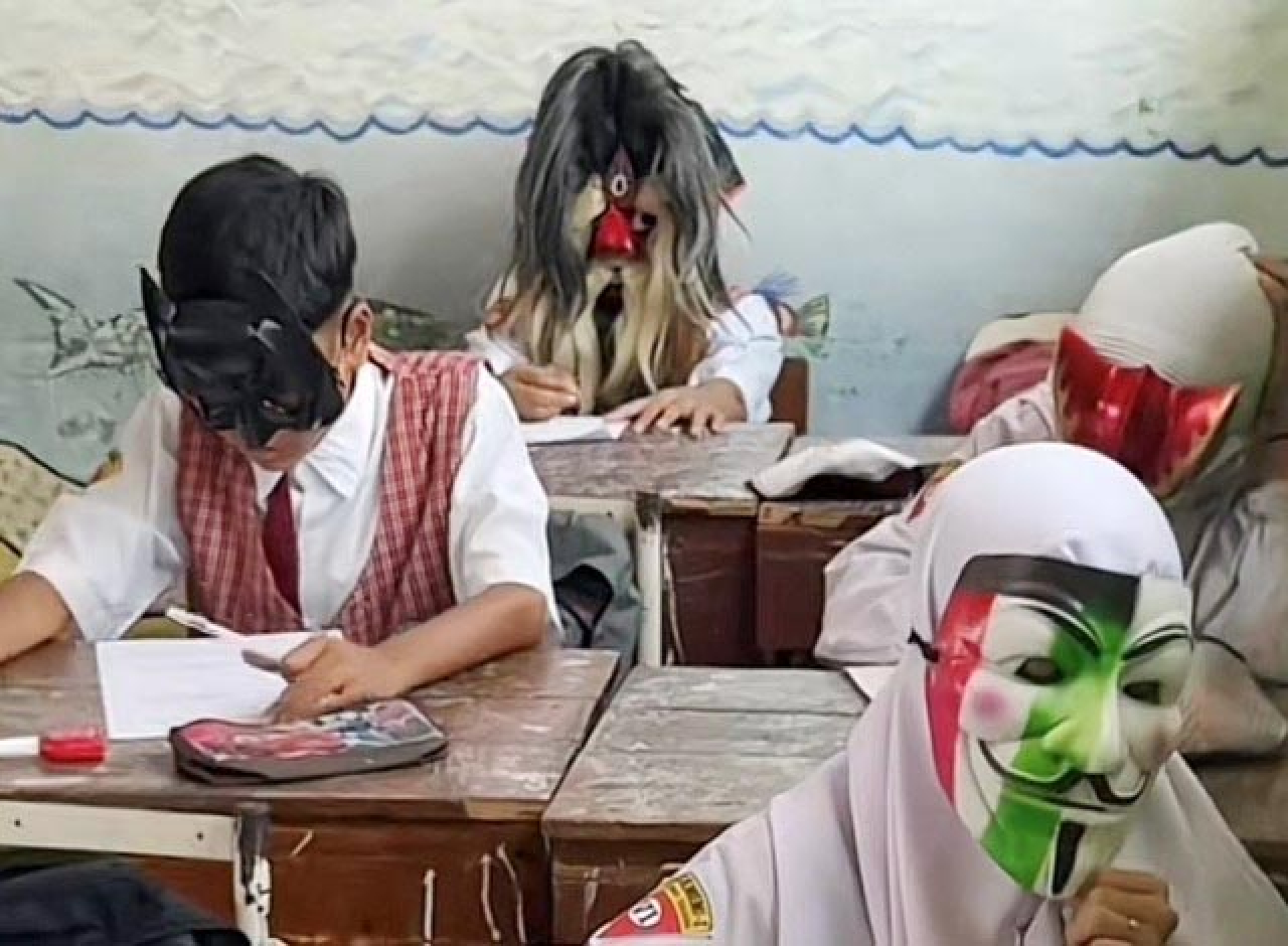 Biar Tak Nyontek saat Ujian, Guru SD di Surabaya Minta Siswa Pakai Topeng!