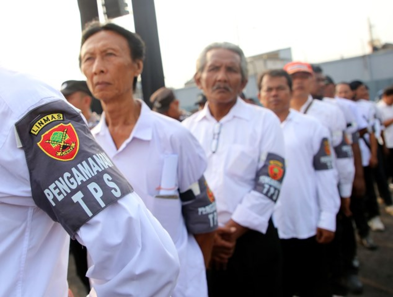 Coblosan Pilkada, 7.928 Satlinmas di Surabaya Dikerahkan Amankan 3.964 TPS!