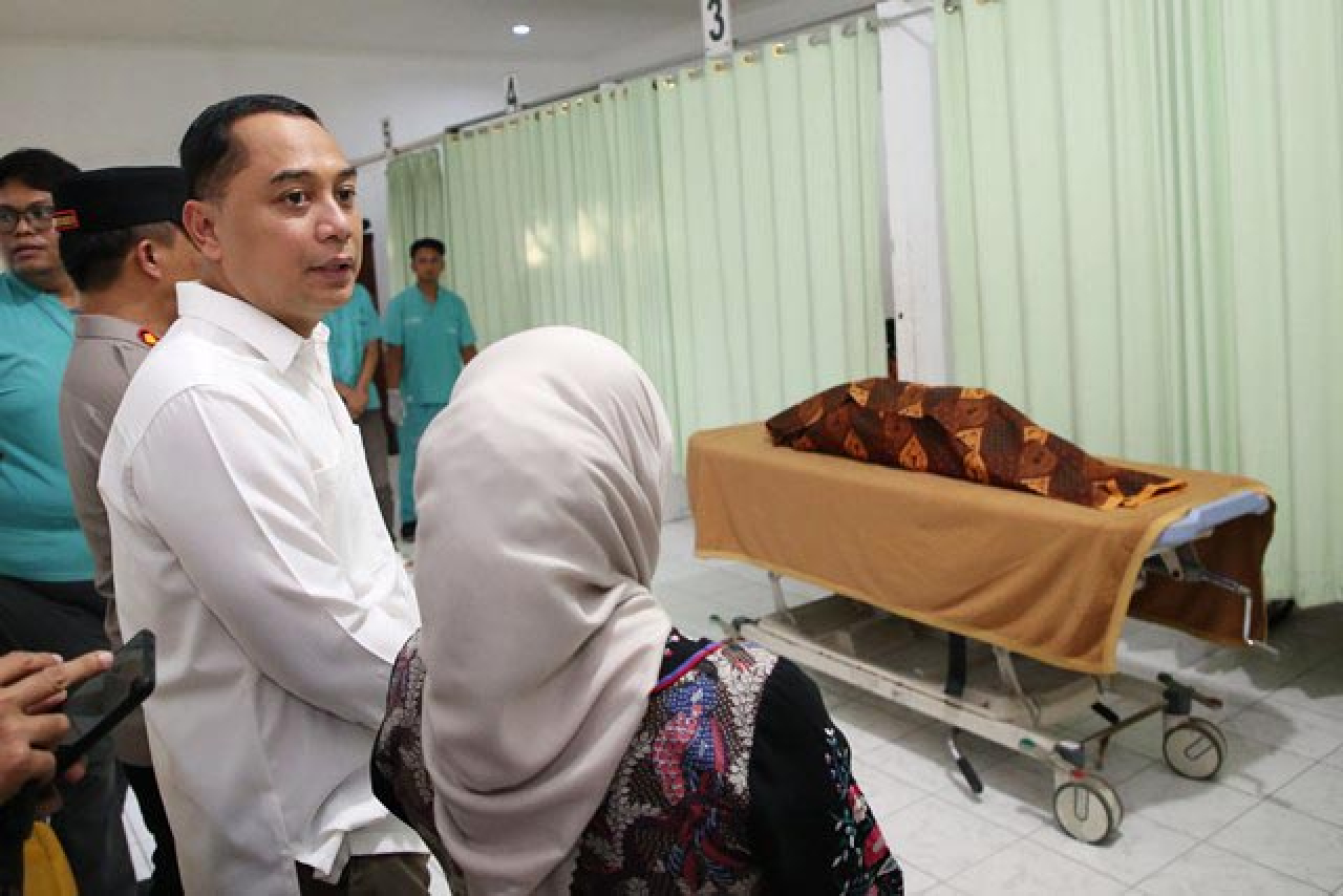 Balita Terseret Banjir di Surabaya Ditemukan Meninggal, Eri Cahyadi Berbelasungkawa