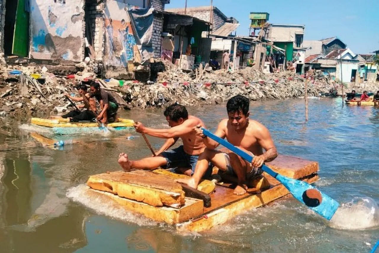Buah Normalisasi, Sungai Kalianak Dulu Kumuh Kini Buat Lomba Dayung HUT ke-80 RI