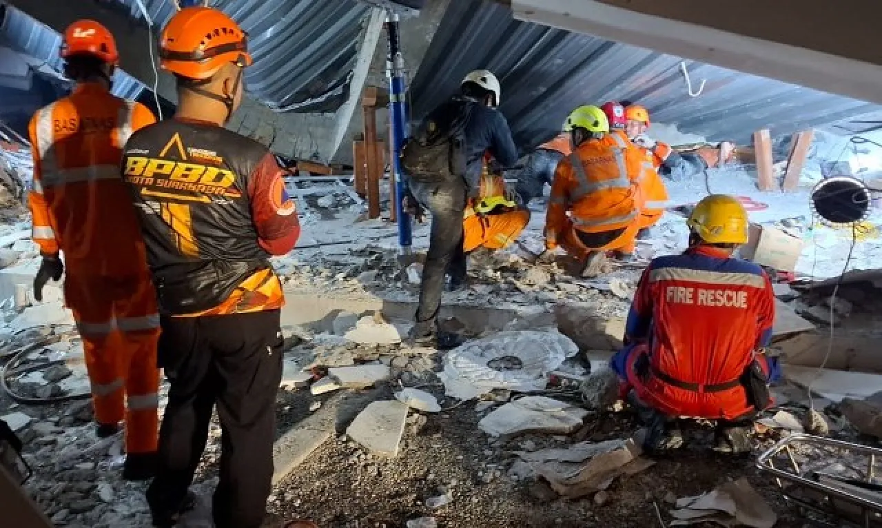 Sidoarjo Minta Bantuan, Eri Cahyadi Respons Cepat Kirim Tim Rescue ke Al Khoziny