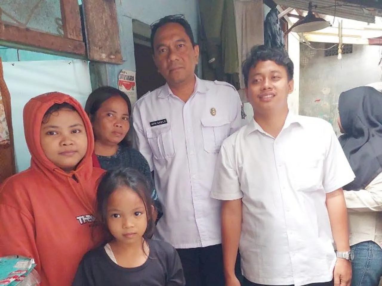 Dilapori Ada Anak Putus Sekolah, Pemkot Surabaya Gerak Cepat Ulurkan Bantuan!