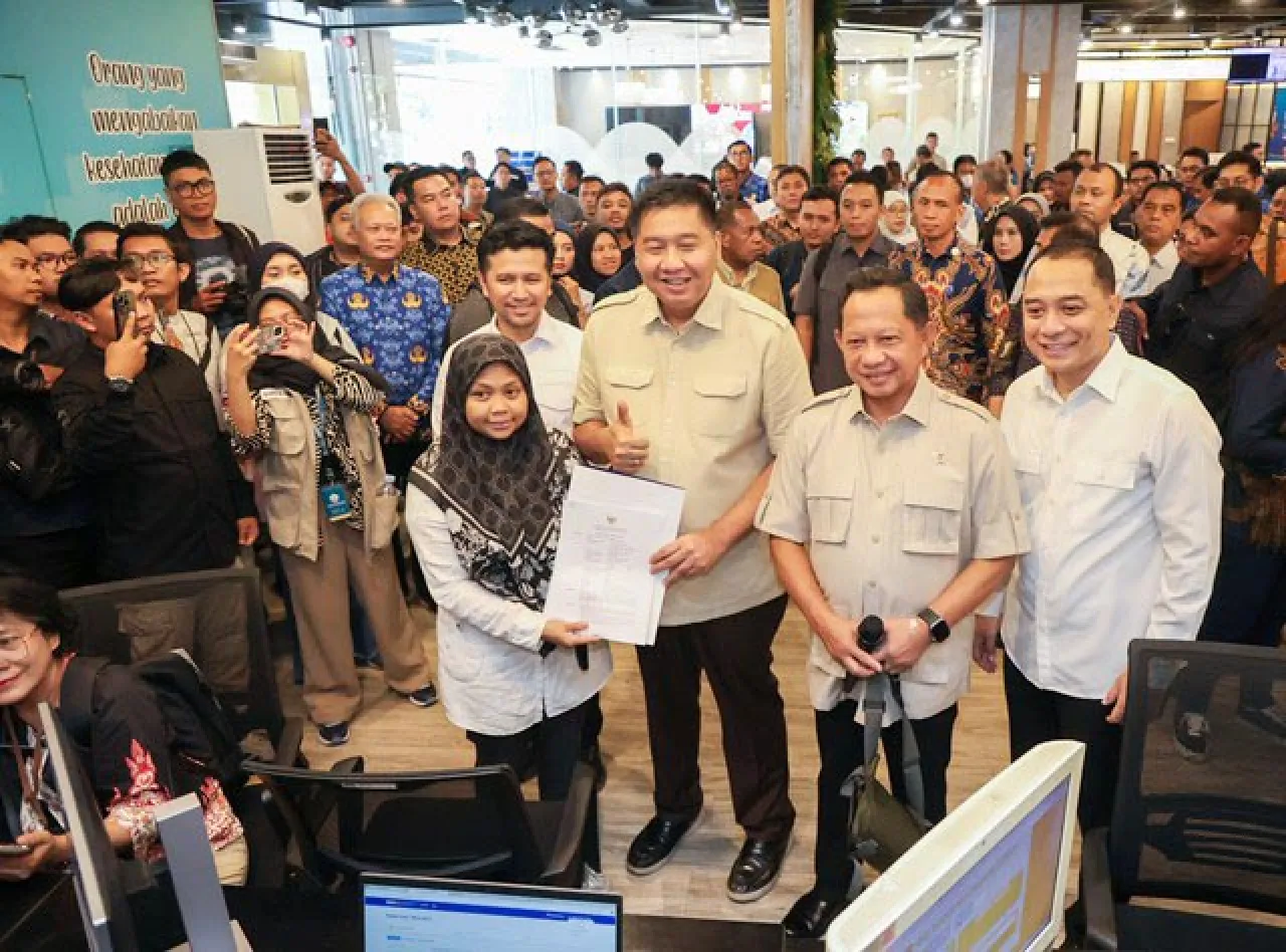 Menteri PKP Puji Pelayanan PBG di MPP Siola Tercepat di RI: Hanya 15 Menit!