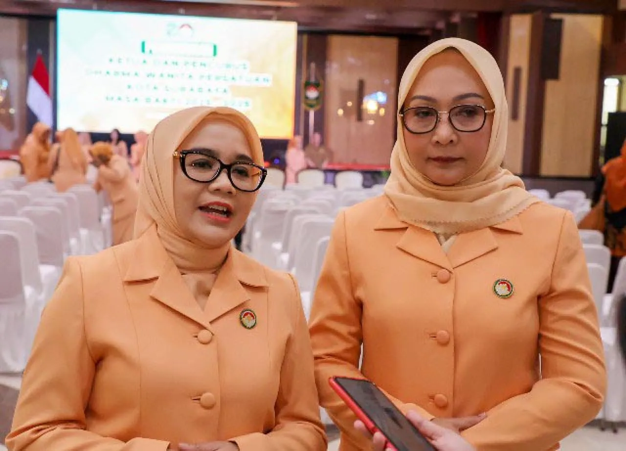 DWP Surabaya Dikukuhkan, Bunda Rini Ingatkan Istri ASN Hindari Flexing!